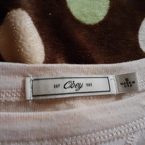 2 long sleeve shirts - Picture 8 of 8